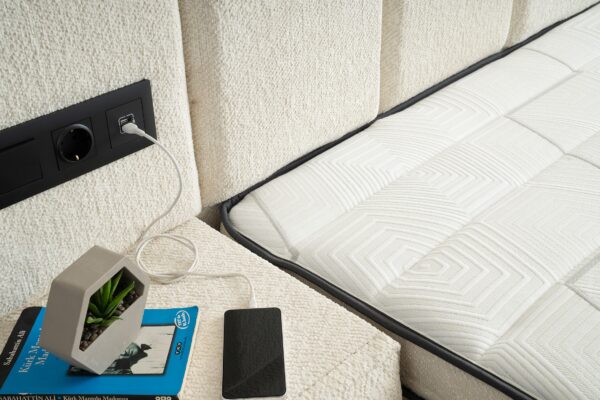 Boxspring Vanessa Crème wit
