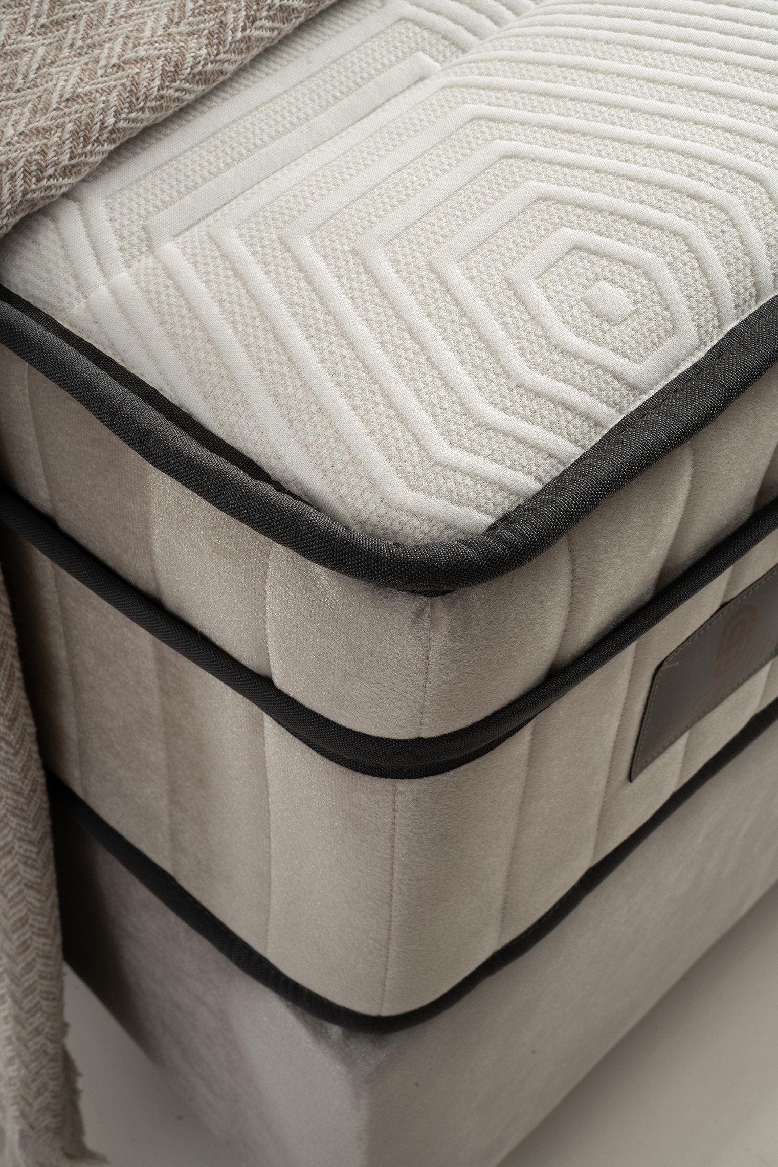 Boxspring Marsi Crème wit